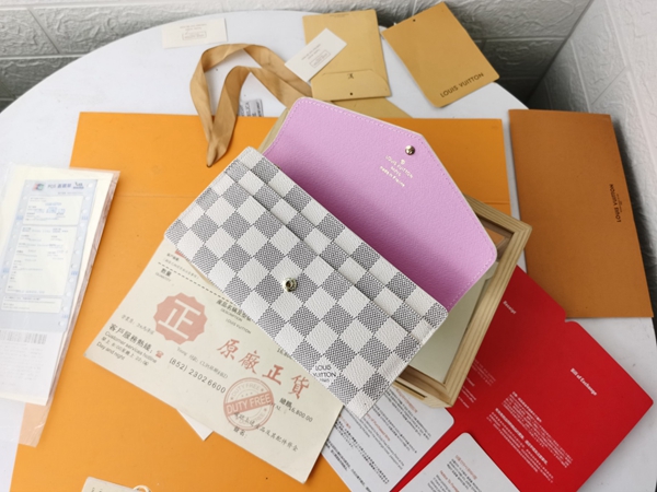 LVコピーウォレット細部ディテール